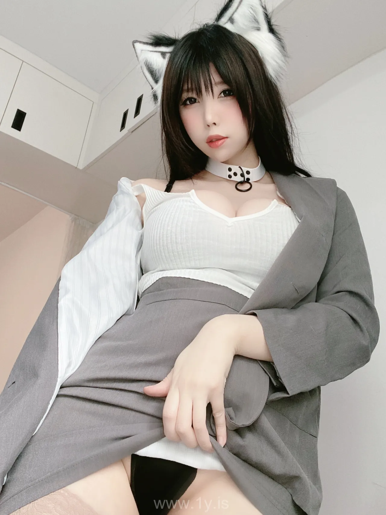 鹿野希 Fantia 2022.04 Vol.15 しゃがん姿